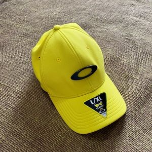 Oakley Classic Low FLEX hat.  Size L/XL. New, no tag
